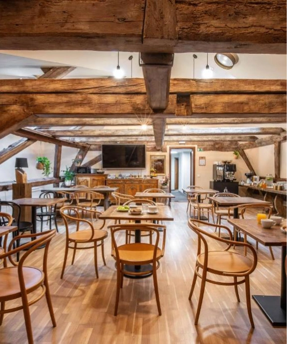 Foto jídelny v Zámeckém hotelu v Poděbradech